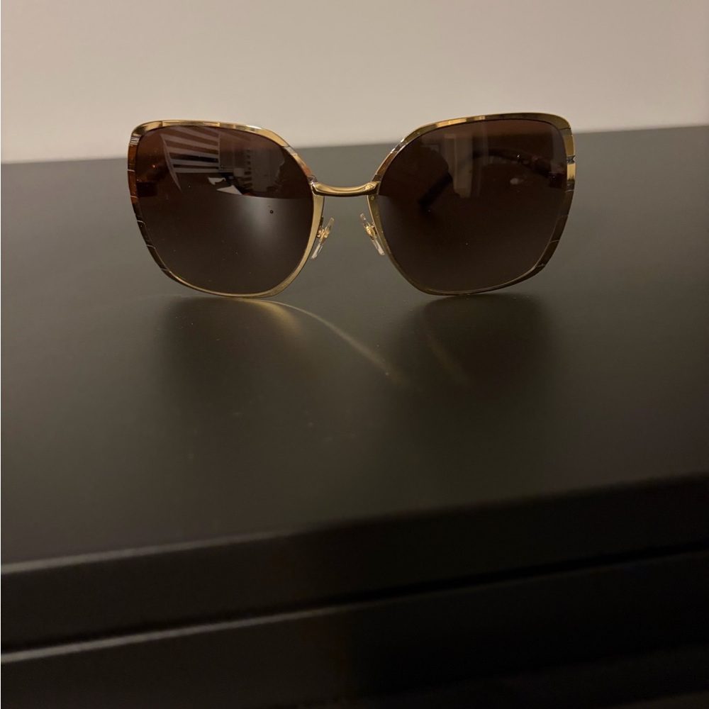 Tory Burch Gold Frame Black Gradient Lens Women's Sunglasses - Picture 11 of 11